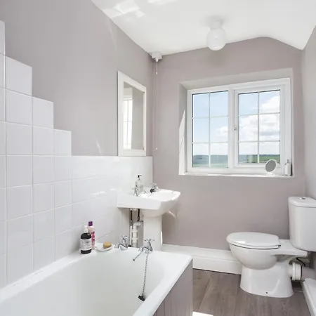 بيت للعطل Stunning 3 Bedroom Near Historic يورك