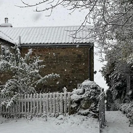 Stunning 3 Bedroom Near Historic Semesterbostad *