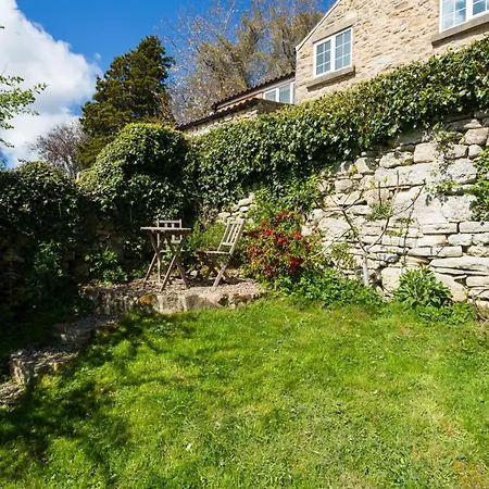 Stunning 3 Bedroom Near Historic Semesterbostad *