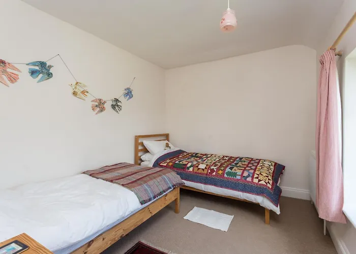 Stunning 3 Bedroom Near Historic بيت للعطل