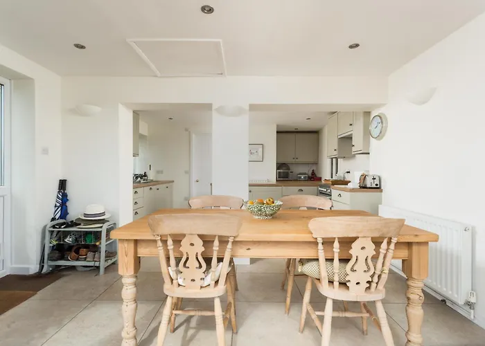 Stunning 3 Bedroom Near Historic بيت للعطل